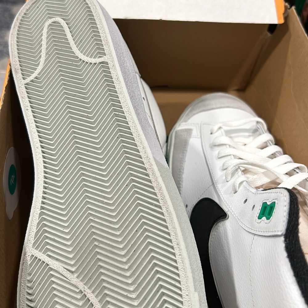 Blazer Mid 77' Split Sneakers - White & Black - Picture 13 of 14
